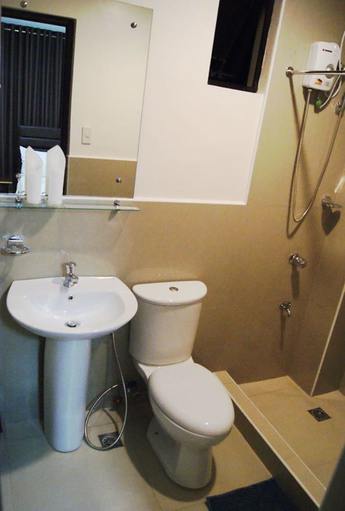 La Trinidad Pension House Kalibo Ngoại thất bức ảnh