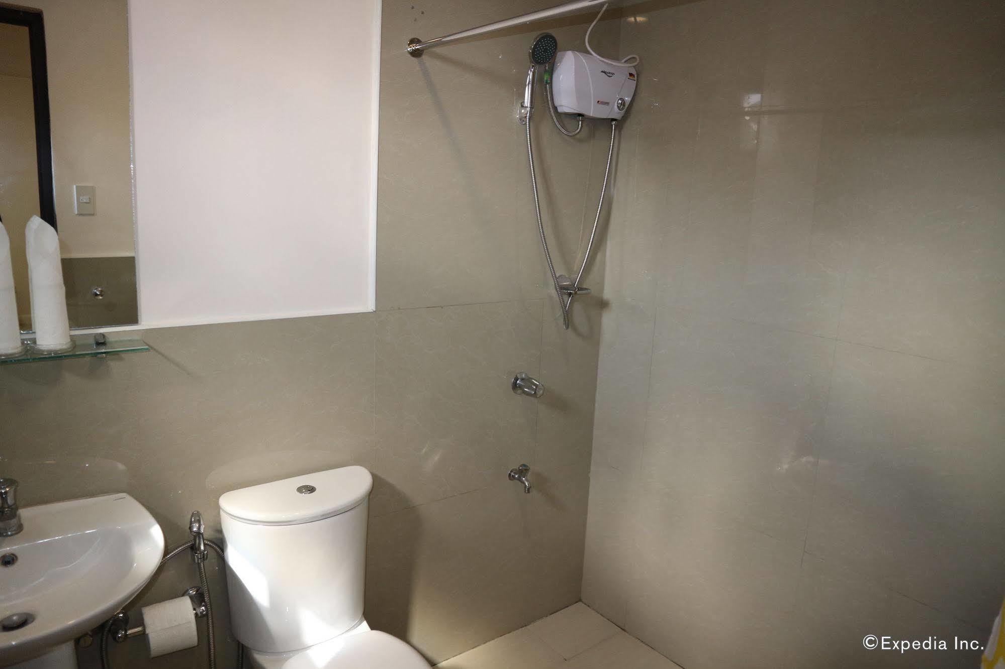 La Trinidad Pension House Kalibo Ngoại thất bức ảnh